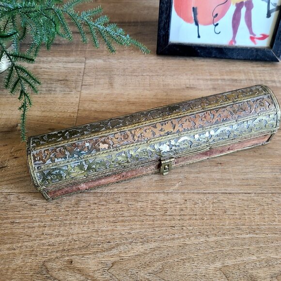 Vintage/Antique hand made with brass leaf details Qalamdan wooden pencil box. - Picture 1 of 15